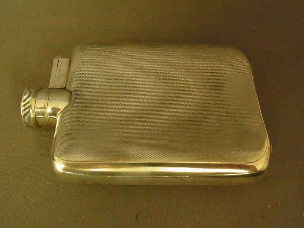 A good silver Hip flask with engine turn - Image 3 of 5