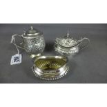 Two embossed silver mustard pots - Birmi