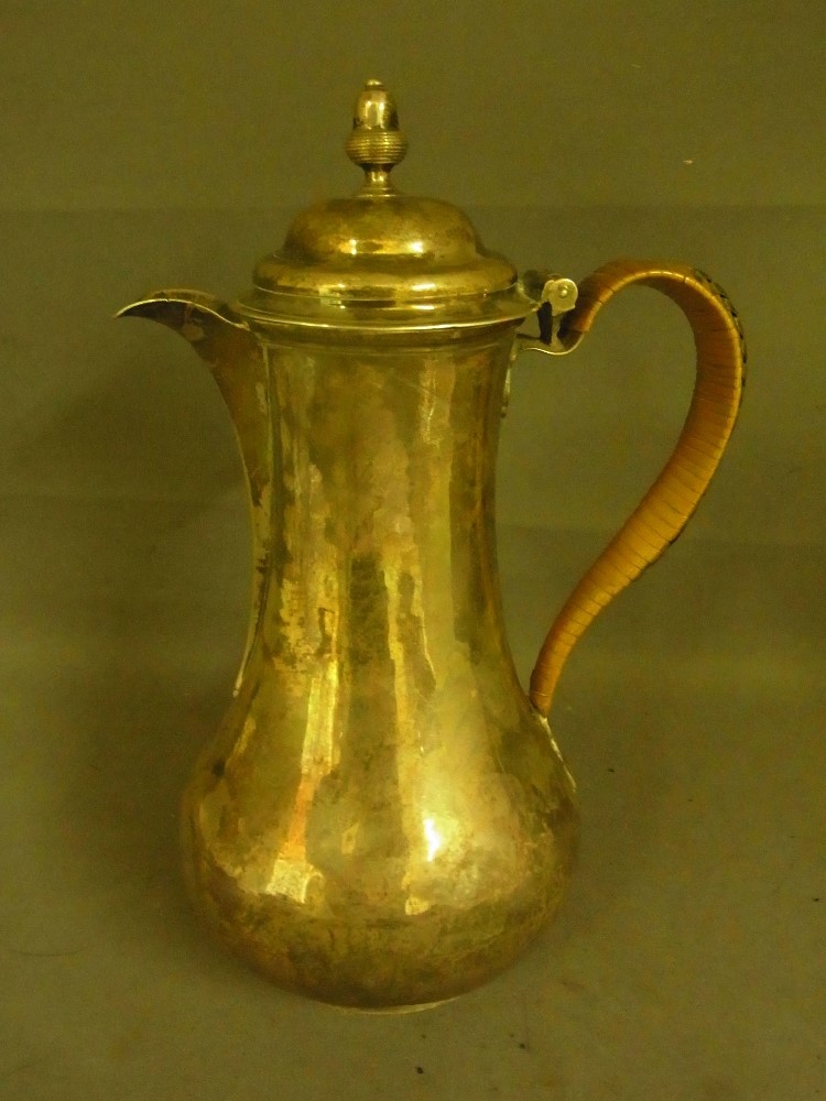 A George II silver hot water jug - Hallm - Image 2 of 6