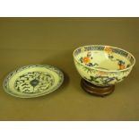 An antique Chinese porcelain bowl decora