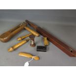A good collection of Treen items to incl