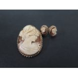 A 9ct gold shell cameo brooch - Length 3