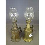 A pair of French Pigeon oil lamps - Height 24 cm