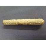 An 18th/19th century ivory Bodkin holder - Length 11 cm 
Condition report: General usage wear