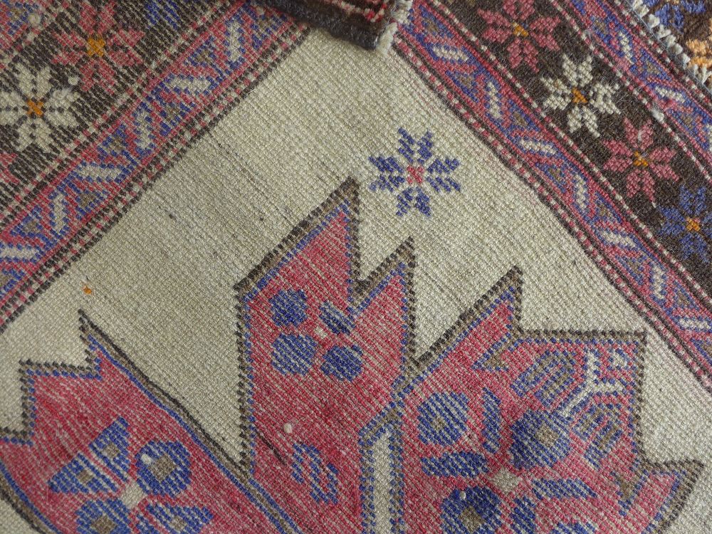 An old Persian rug - 96 cm x 162 cm - Image 3 of 3