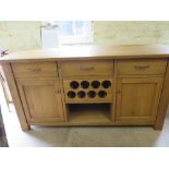 A modern oak sideboard by Willis & Gambier - Height 50 cm x Width 170 cm x Depth 50 cm