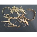 A quantity of 9 ct gold jewellery - Total approx. weight 58 grms 
Condition report: Mainly broken