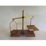 A set of Arnold precision scales - Height 22 cm