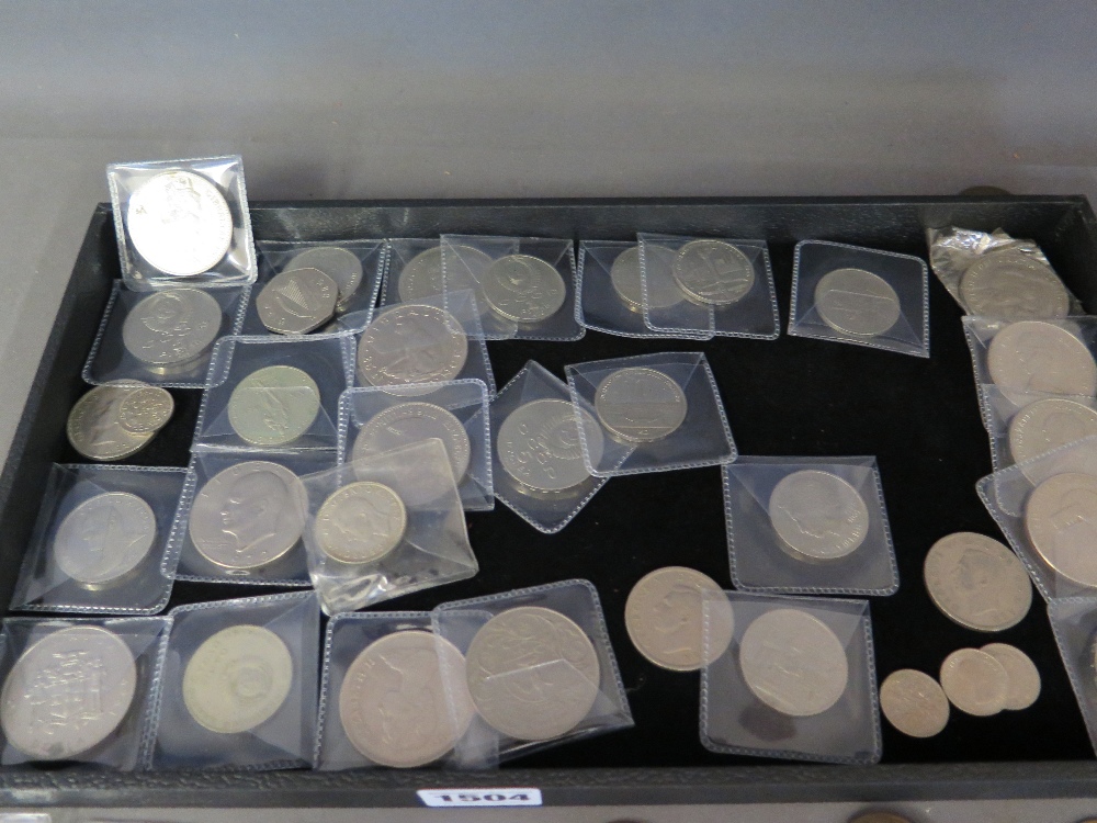 A collection of British and Foreign coinage to include a small number of silver coins, Crowns, - Image 3 of 4