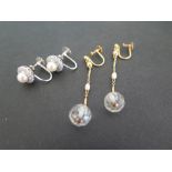 A pair of cultured pearl and single-cut diamond screw back ear clips - Stamped 18 - Weight approx