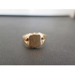 An 18ct gold signer ring - Hallmarked Birmingham - Ring size S - Weight approx 4.1gms
Condition