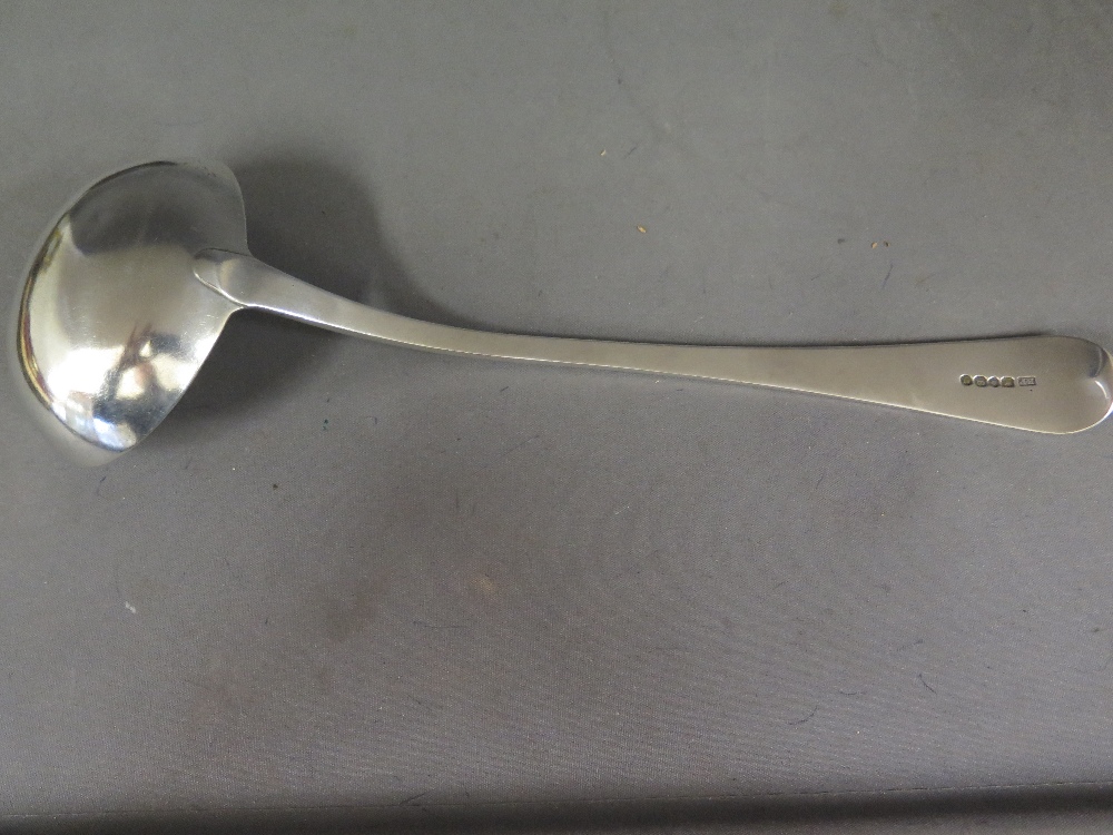 A George IV silver Ladle - Weight approx. 7.3 troy oz - 1821 London by Richard Poulden - Length 33 - Image 2 of 5