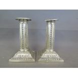 A pair of dwarf weighted silver candlesticks - Height 13 cm - Edinburgh 1903/04 - makers H & I