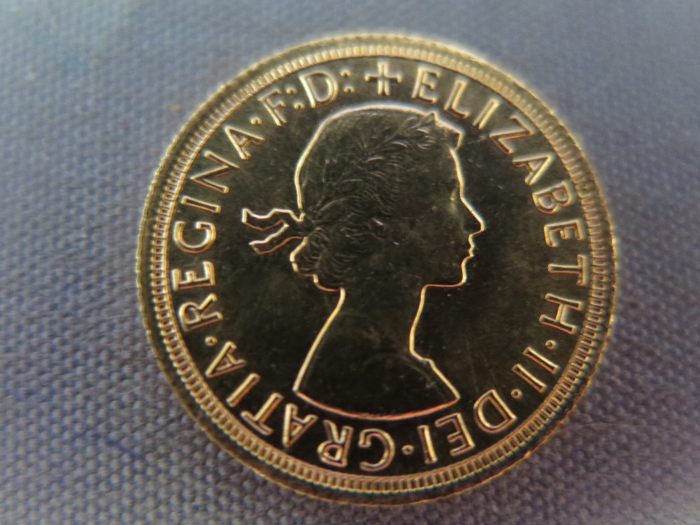 A 1965 fine gold Sovereign - Image 3 of 4