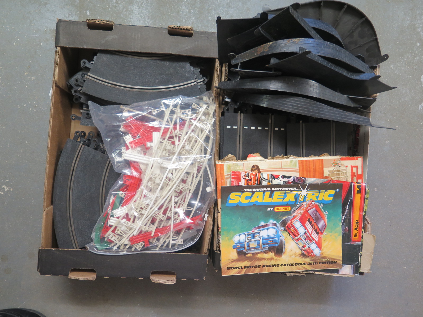 A quantity of Scalextric track and accessories including barriers and a small quantity of Trik Trak - Image 3 of 3