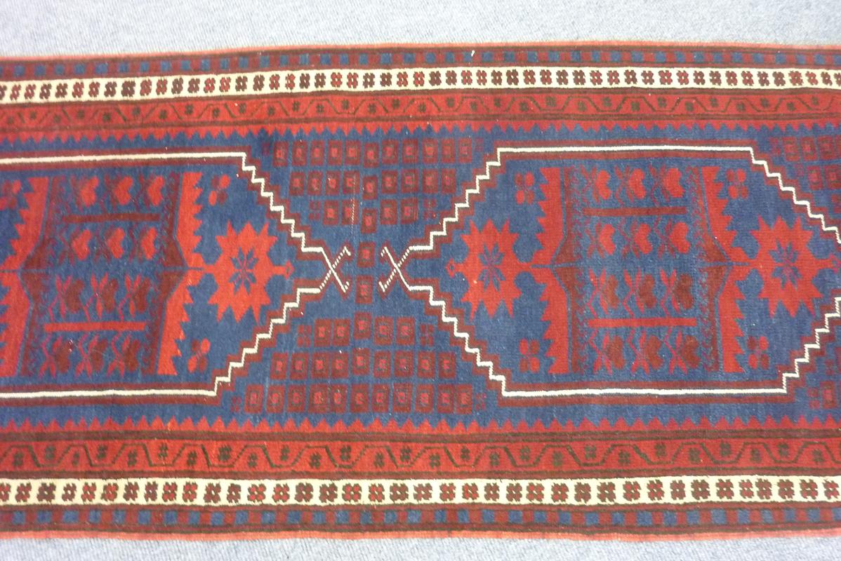 A Turkish Yagcibedir runner, West Anatolin, 20th century, 349 x 76.5cm.
 
Lot 7 – a Turkish - Image 5 of 6