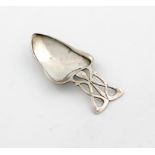 An Edwardian silver Art Nouveau caddy spoon, by Deakin and Francis, Birmingham 1904, heart shaped