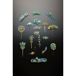 SIXTEEN CHINESE GILT METAL AND KINGFISHER FEATHER ITEMS QING DYNASTY Variously formed as hairpins,