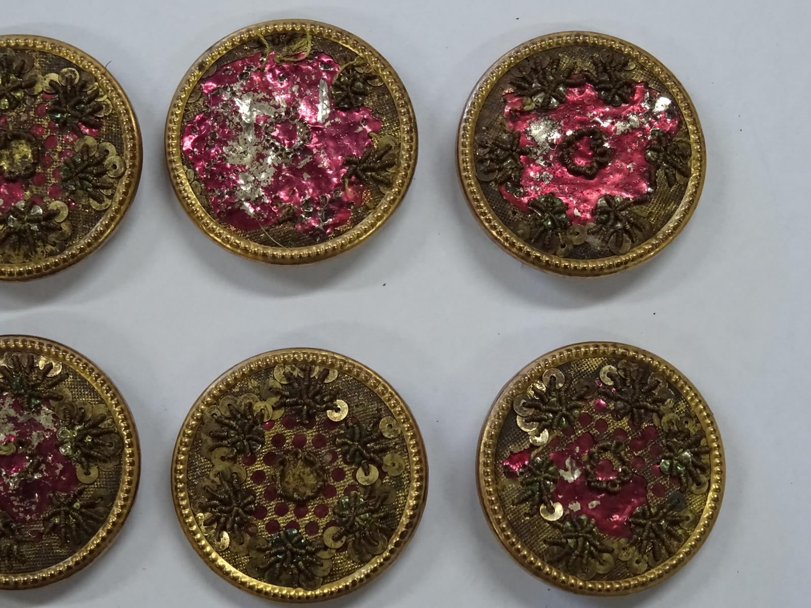 A set of ten Louis XV gilt metal and pink foil buttons, decorated with cannetille and applied - Image 5 of 5