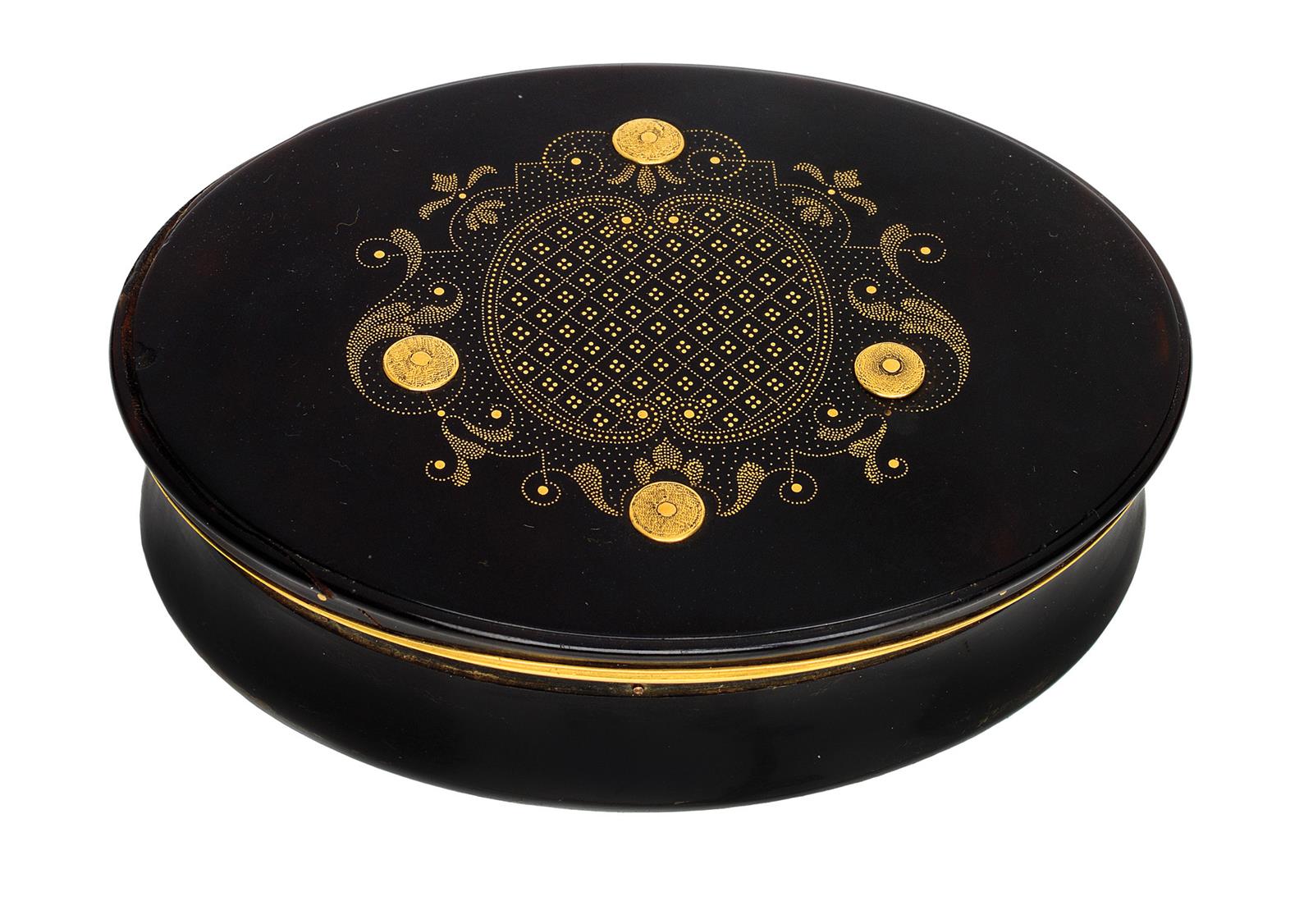 λ An early 18th century Italian tortoiseshell and gilt metal oval snuff box, the lid decorated