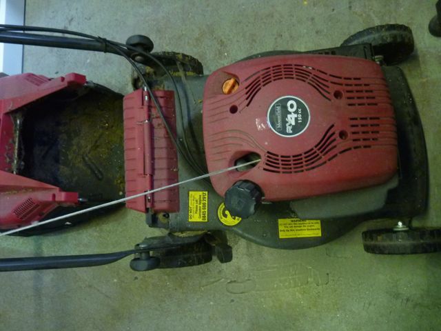 A Mountfield RV40 150 cc petrol rotary lawn mower - Image 2 of 2