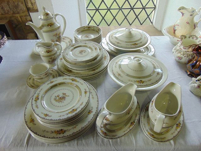 A quantity of Royal Doulton Hamilton pattern dinner and coffee wares number TC1090 including a