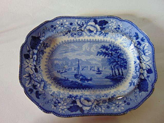 An early 19th century blue and white printed meat plate of oval form showing a view of the Thames at - Image 3 of 3