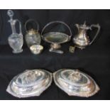 A good quality pair of late 19th/early 20th century entree dishes of oval form with extensive