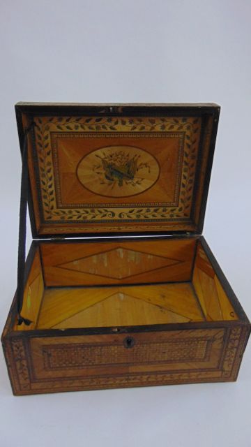 An early 19th century Napoleonic marquetry straw work box, the lid 25 cm maximum - Image 3 of 8