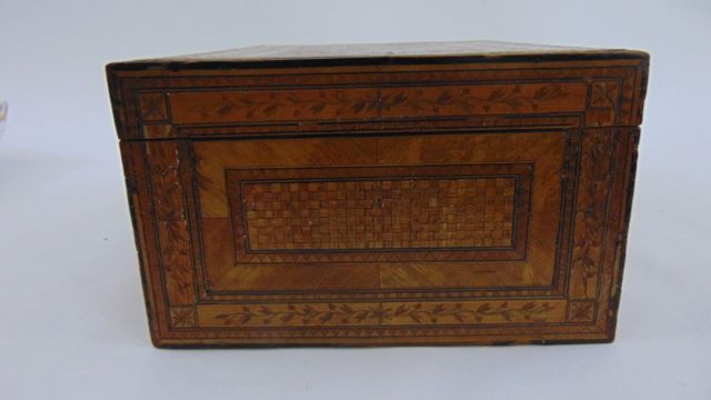 An early 19th century Napoleonic marquetry straw work box, the lid 25 cm maximum - Image 5 of 8