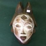 PUNU Tribal Mask To bid live please visit www.yeovilauctionrooms.com