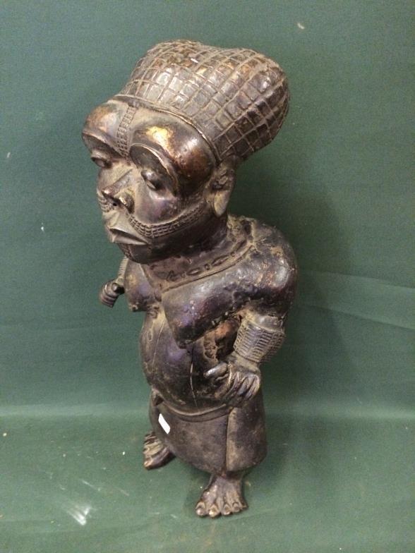 One Of A Pair Of Bronze BENIN Statues To bid live please visit www.yeovilauctionrooms.com - Image 2 of 3