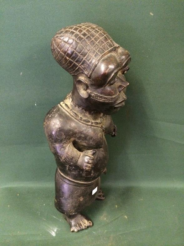 One Of A Pair Of Bronze BENIN Statues To bid live please visit www.yeovilauctionrooms.com - Image 3 of 3