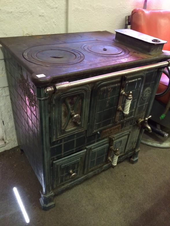 Antique Green  Enamel  Stove To bid live please visit www.yeovilauctionrooms.com - Image 2 of 3