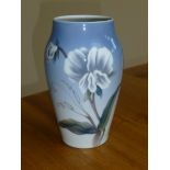 ROYAL COPENHAGEN POWDER BLUE AND WHITE GROUND VASE WITH ORCHARDS 2668 2037 (h: 15 cm)