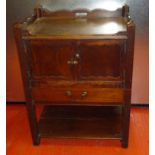 MAHOGANY WASHSTAND WITH TWO DOORS AND A DRAWER (79 cm x 60 cm x 45 cm)