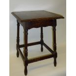 SMALL OAK TABLE BY WARING & GILLOW LTD (h: 38 cm)