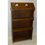 EARLY c20th ARTS & CRAFTS OAK BOOK SHELF WITH FOUR TIERS (h: 80 cm)