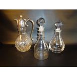 GEORGIAN PRUSSIAN GLASS DECANTER WITH THREE RINGS AND A BULLSEYE STOPPER (h:28.5 cm). ALSO A