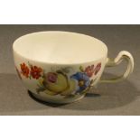 DUTCH OUDE AMSTEL PORCELAIN COFFEE CUP PAINTED WITH FLOWERS, CIRCA 1785 (DIA: 7.5 cm)