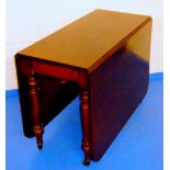 VICTORIAN MAHOGANY SUTHERLAND TABLE ON TURNED TAPERING LEGS