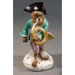 GERMAN PORCELAIN MONKEY BAND MODEL PLAYING THE FRENCH HORN (H: 12.5 cm)