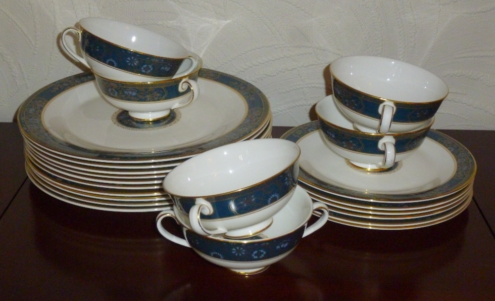 ROYAL DOULTON BONE CHINA CARLYLE PART DINNER AND COFFEE SET OF 52 PIECES - Image 2 of 2