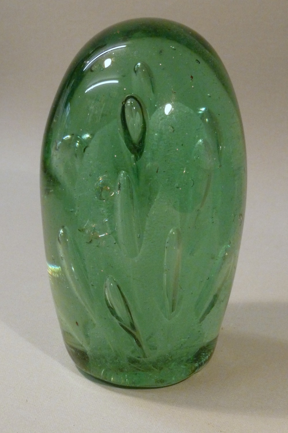 THREE VICTORIAN GREEN GLASS DUMPS TWO OF OVOID FORM WITH BUBBLES/INCLUSIONS AND A SPHERICAL DUMP - Image 3 of 11