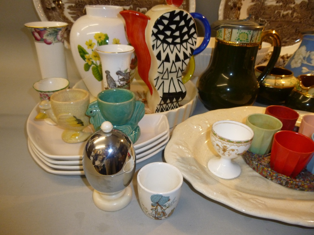 COLLECTION OF 16 EGG CUPS INCLUDING ONE POSSIBLY MEISSEN AND A SET OF FIVE COLOURED EGG CUPS WITH - Image 12 of 15