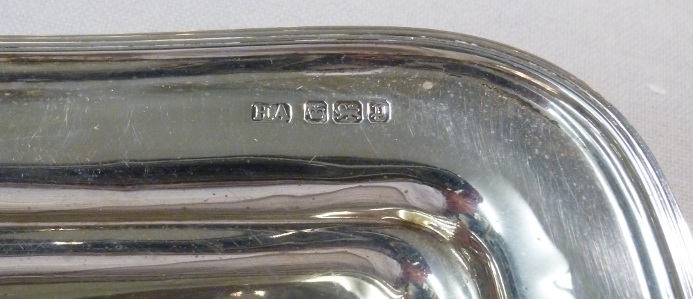 SILVER DISH WITH SCROLL AND PIERCED RIM OF FOLIATE DESIGN, SHEFFIELD 1931, 104g (DIA:     14 cm), - Image 21 of 22