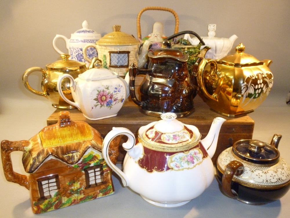 LARGE TEAPOT COLLECTION [23] - Image 2 of 13