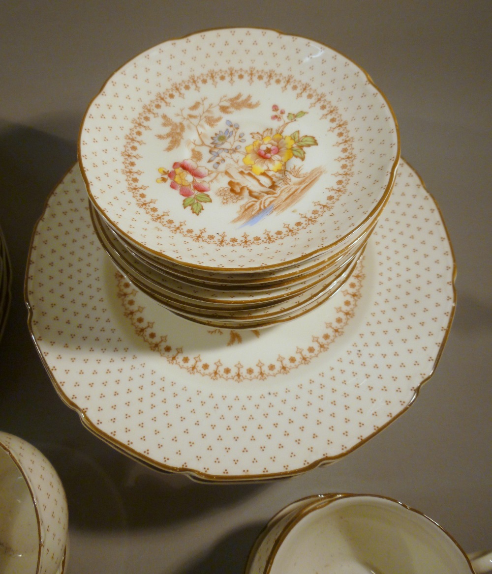 ROYAL DOULTON D5477 GRANTHAM 12 x LARGE DINNER PLATES, 12 x SMALLER PLATES, 11 x SIDE PLATES, 11 x - Image 5 of 13