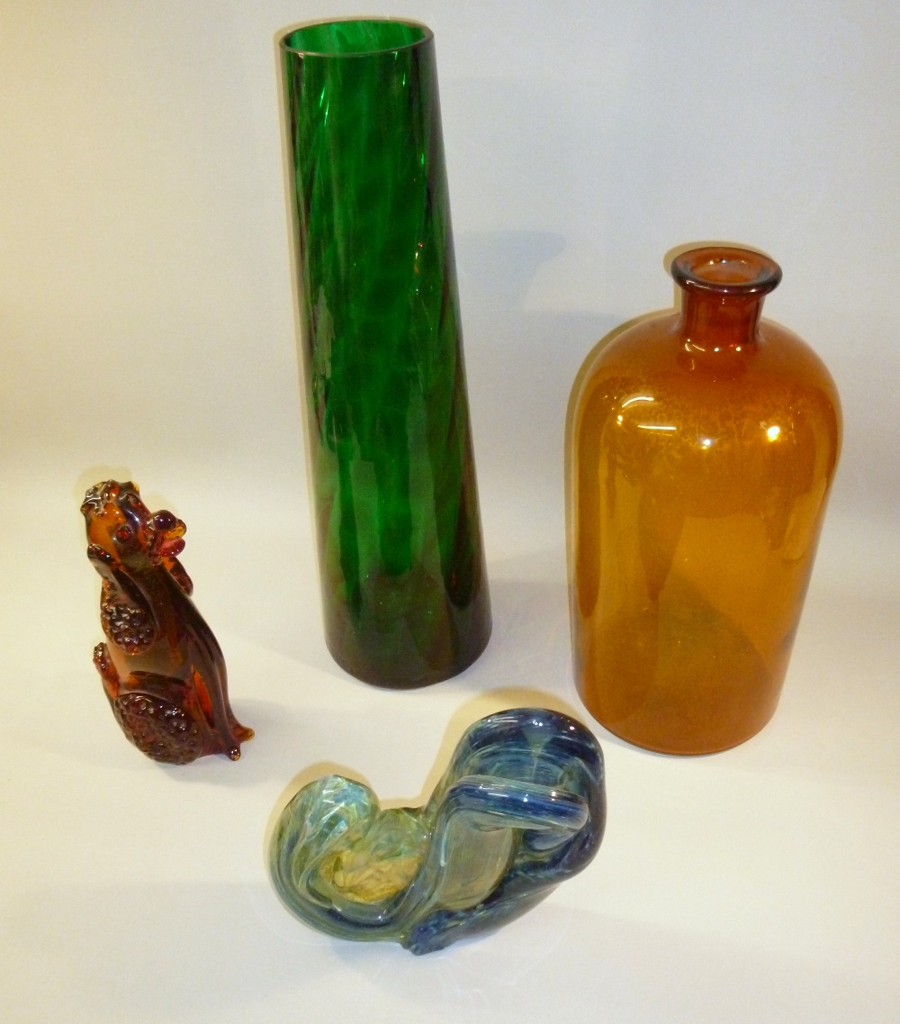 FOUR PIECES OF COLOURED GLASS INC. MDINA WAVE PATTERN SCULPTURE (H: 22 cm), MURANO POODLE (H: 25 - Image 2 of 10