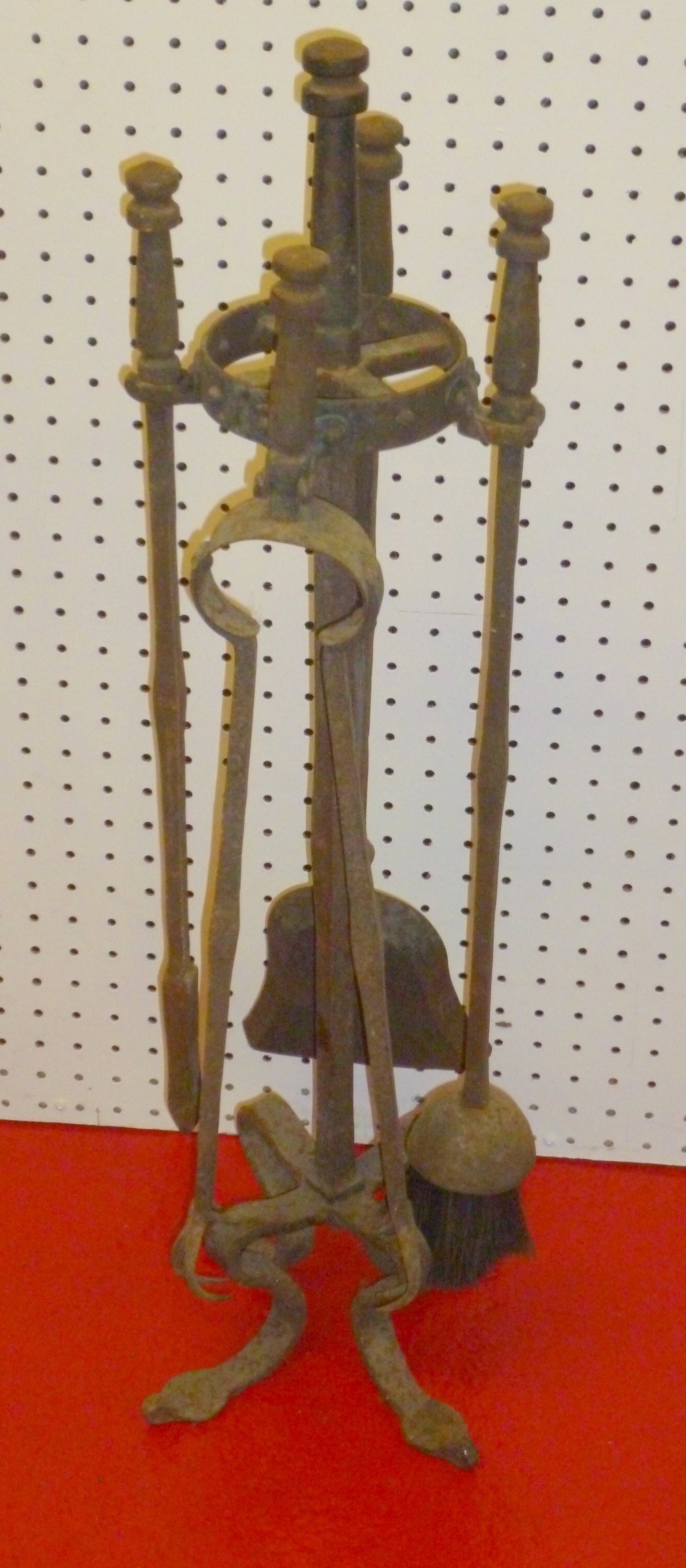 SET OF ART NOUVEAU WROUGHT IRON FIRE IRONS (H: 83 cm) - Image 4 of 4